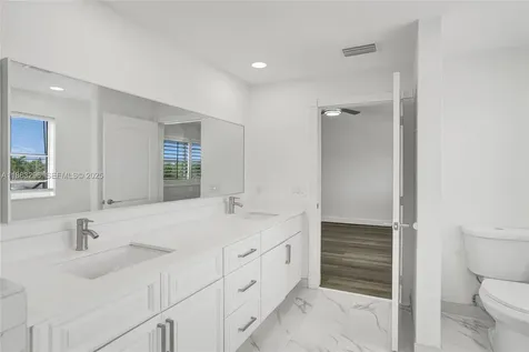 11373 NW 34th Place Sunrise FL 33323