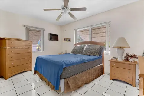 737 SW 8th Avenue Hallandale Beach FL 33009