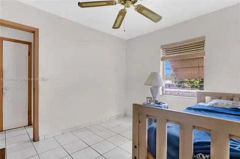 737 SW 8th Avenue Hallandale Beach FL 33009