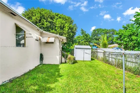 737 SW 8th Avenue Hallandale Beach FL 33009