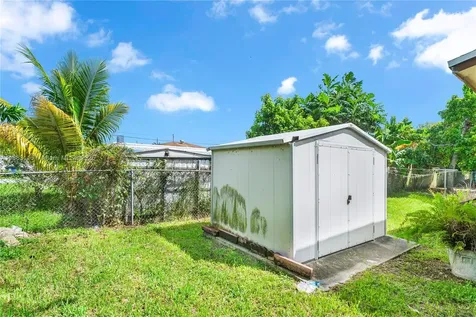 737 SW 8th Avenue Hallandale Beach FL 33009