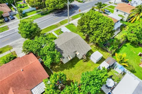 737 SW 8th Avenue Hallandale Beach FL 33009
