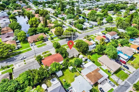737 SW 8th Avenue Hallandale Beach FL 33009