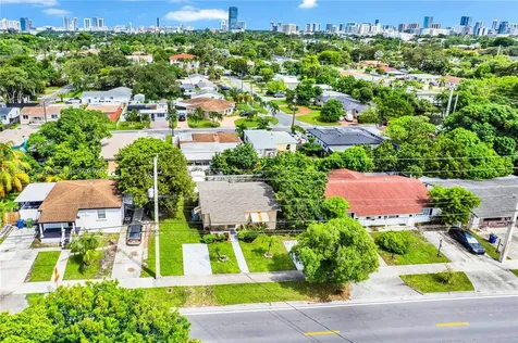 737 SW 8th Avenue Hallandale Beach FL 33009