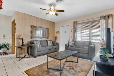 737 SW 8th Avenue Hallandale Beach FL 33009