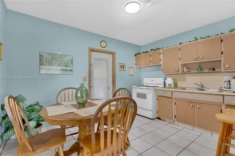 737 SW 8th Avenue Hallandale Beach FL 33009