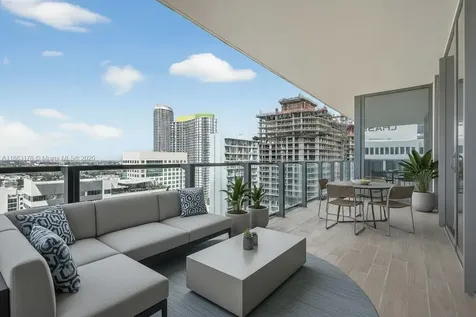 88 SW 7th Street Miami FL 33130
