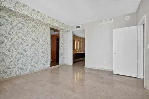 88 SW 7th Street Miami FL 33130