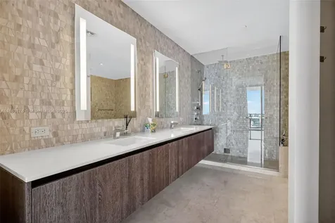 88 SW 7th Street Miami FL 33130