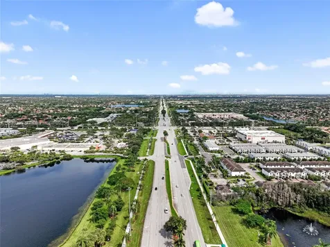 156 SW 185th Way Pembroke Pines FL 33029