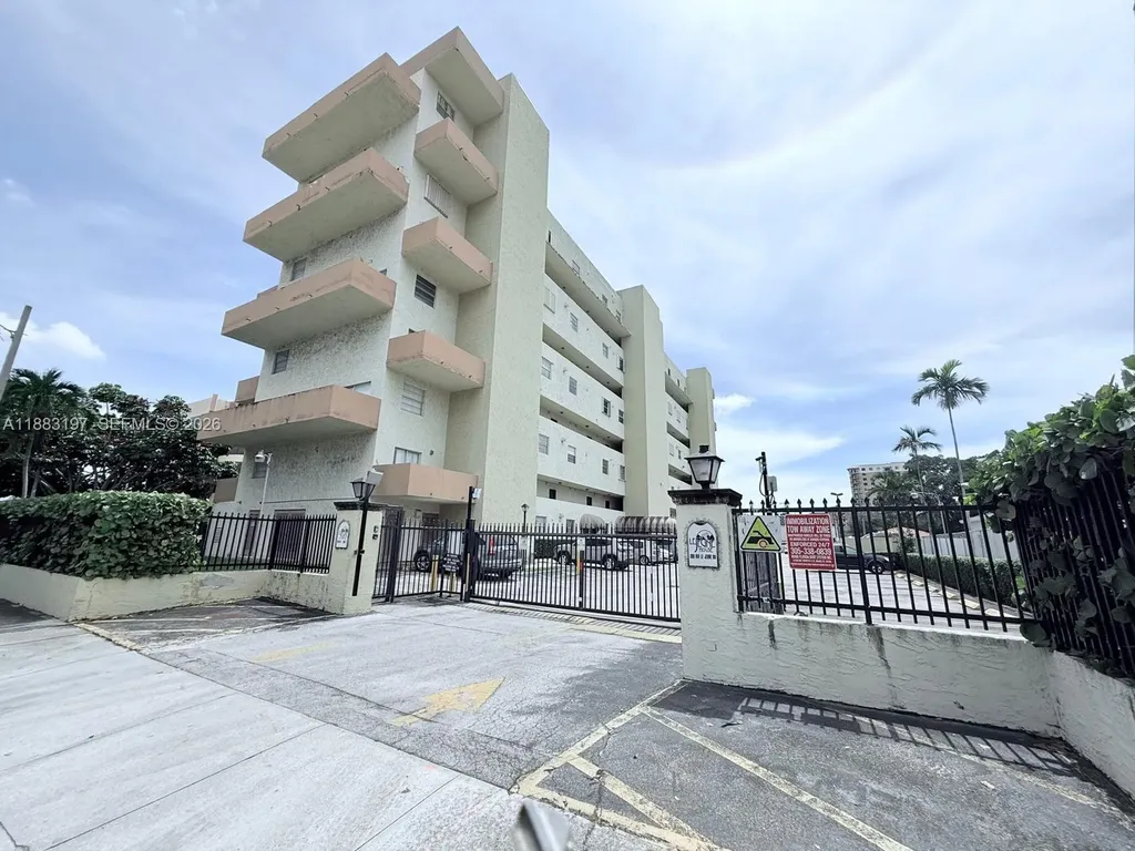 300 NW 42nd Avenue Miami FL 33126