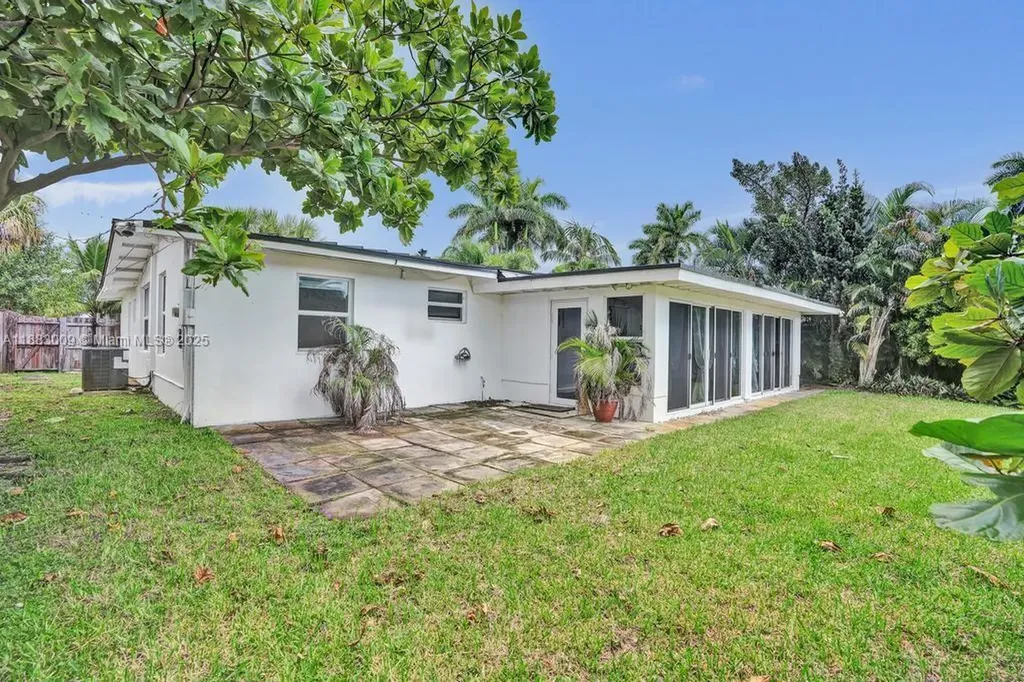 2512 Gulfstream Lane Fort Lauderdale FL 33312