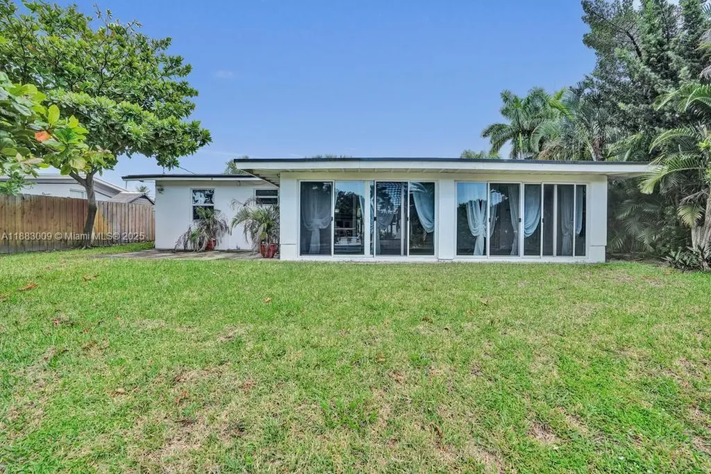 2512 Gulfstream Lane Fort Lauderdale FL 33312