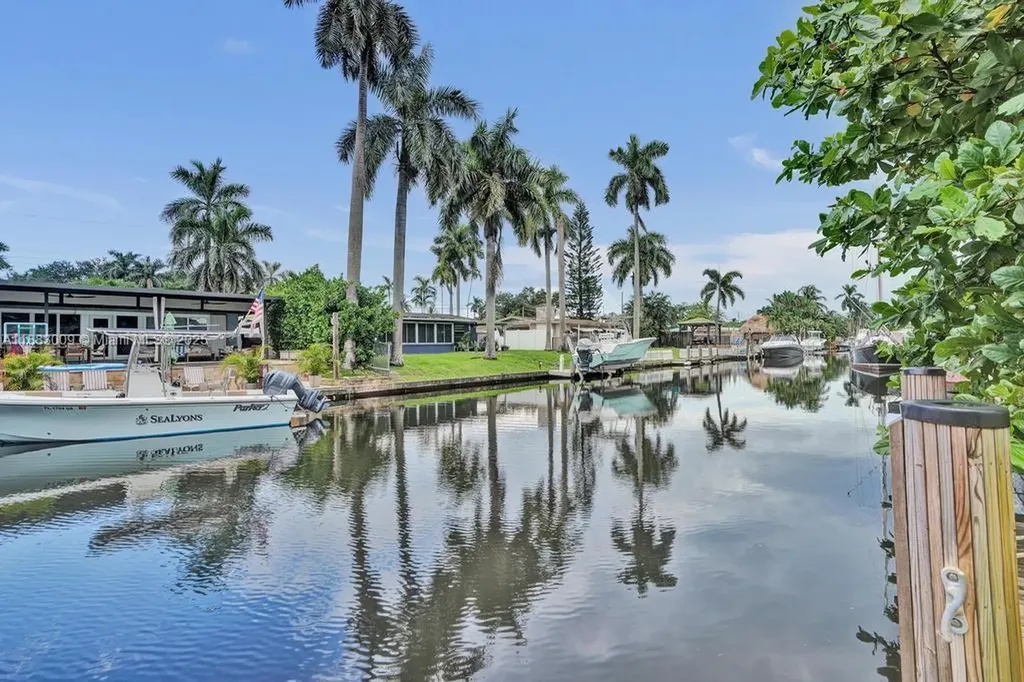 2512 Gulfstream Lane Fort Lauderdale FL 33312