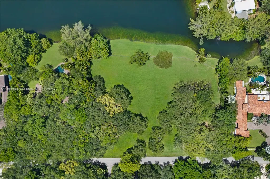 10600 Lakeside Drive Coral Gables FL 33156