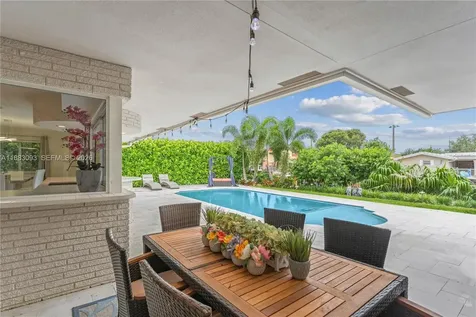 1424 NE 53rd Court Fort Lauderdale FL 33334