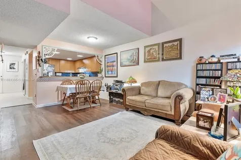 4347 SW 70th Terrace Davie FL 33314