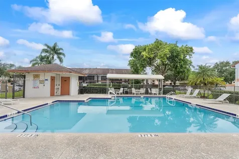 4347 SW 70th Terrace Davie FL 33314