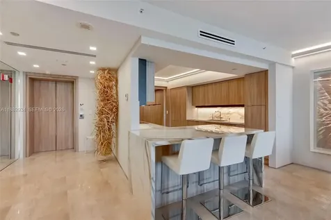 1455 Ocean Drive Miami Beach FL 33139