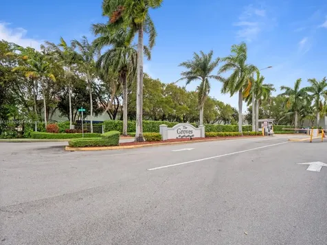 2954 SE 15th Terrace Homestead FL 33035