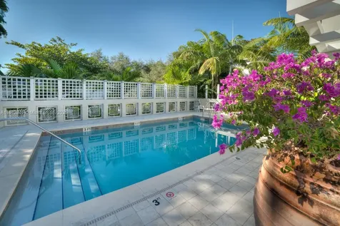 3540 Main Highway Coconut Grove FL 33133