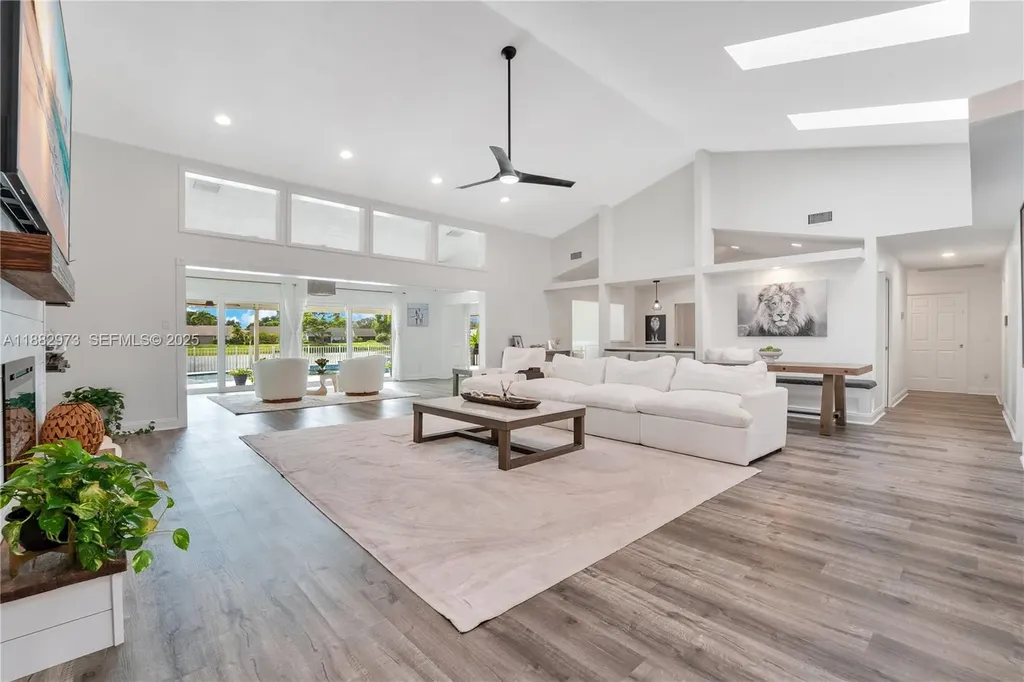 7104 SE Bunker Hill Drive Hobe Sound FL 33455