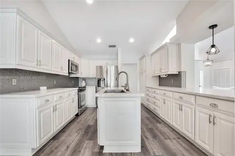 7104 SE Bunker Hill Drive Hobe Sound FL 33455