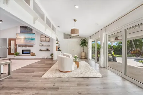 7104 SE Bunker Hill Drive Hobe Sound FL 33455