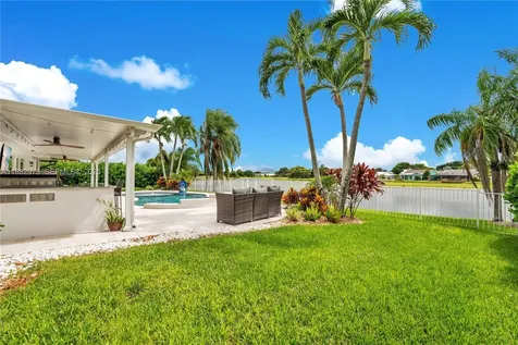 7104 SE Bunker Hill Drive Hobe Sound FL 33455