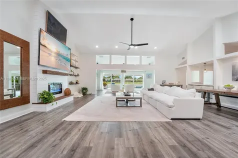 7104 SE Bunker Hill Drive Hobe Sound FL 33455