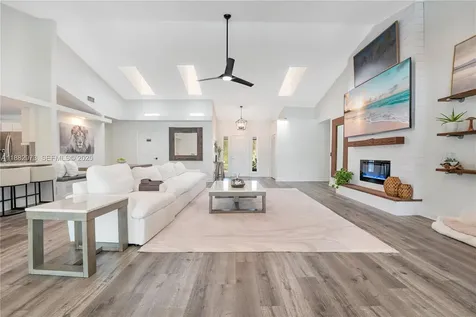 7104 SE Bunker Hill Drive Hobe Sound FL 33455