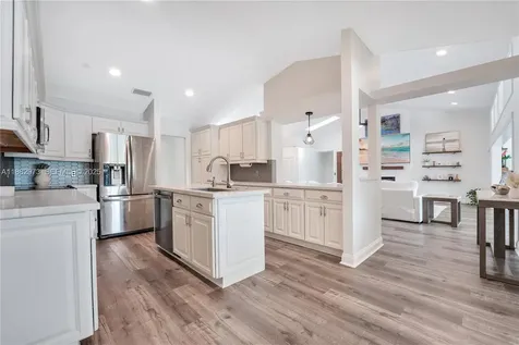 7104 SE Bunker Hill Drive Hobe Sound FL 33455