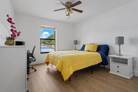 529 El Prado West Palm Beach FL 33405