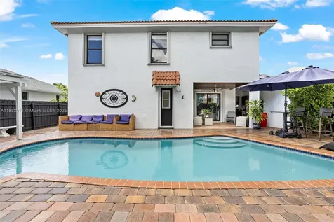 529 El Prado West Palm Beach FL 33405