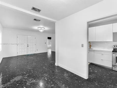 3680 NW 16th Street Miami FL 33125