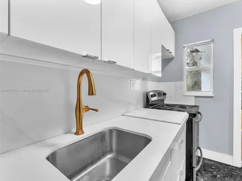 3680 NW 16th Street Miami FL 33125