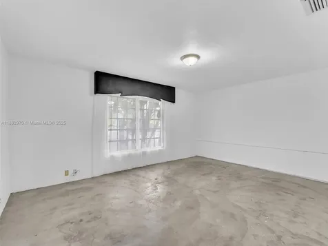 3680 NW 16th Street Miami FL 33125