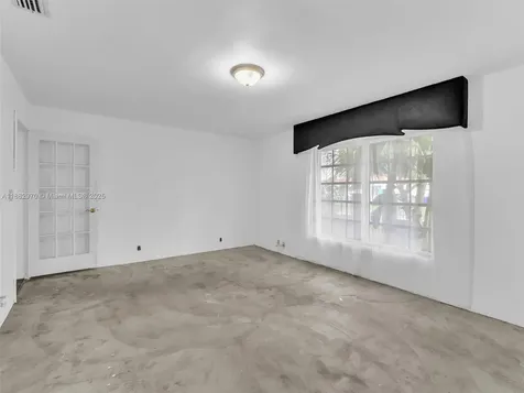 3680 NW 16th Street Miami FL 33125