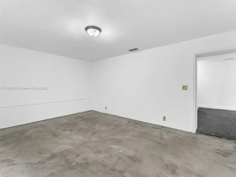 3680 NW 16th Street Miami FL 33125