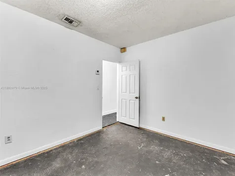 3680 NW 16th Street Miami FL 33125
