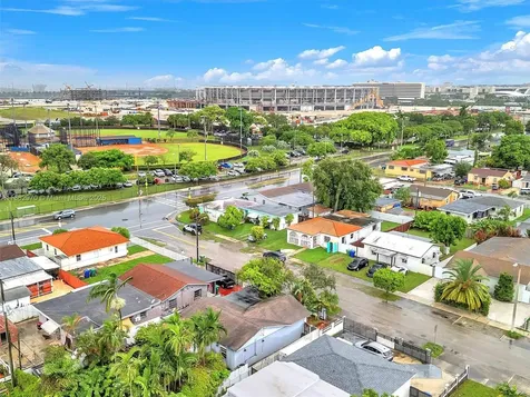 3680 NW 16th Street Miami FL 33125