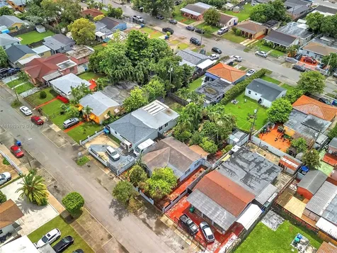 3680 NW 16th Street Miami FL 33125