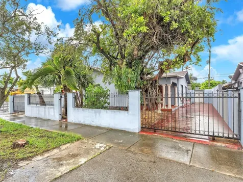 3680 NW 16th Street Miami FL 33125