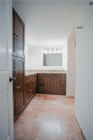 6039 Collins Avenue Miami Beach FL 33140