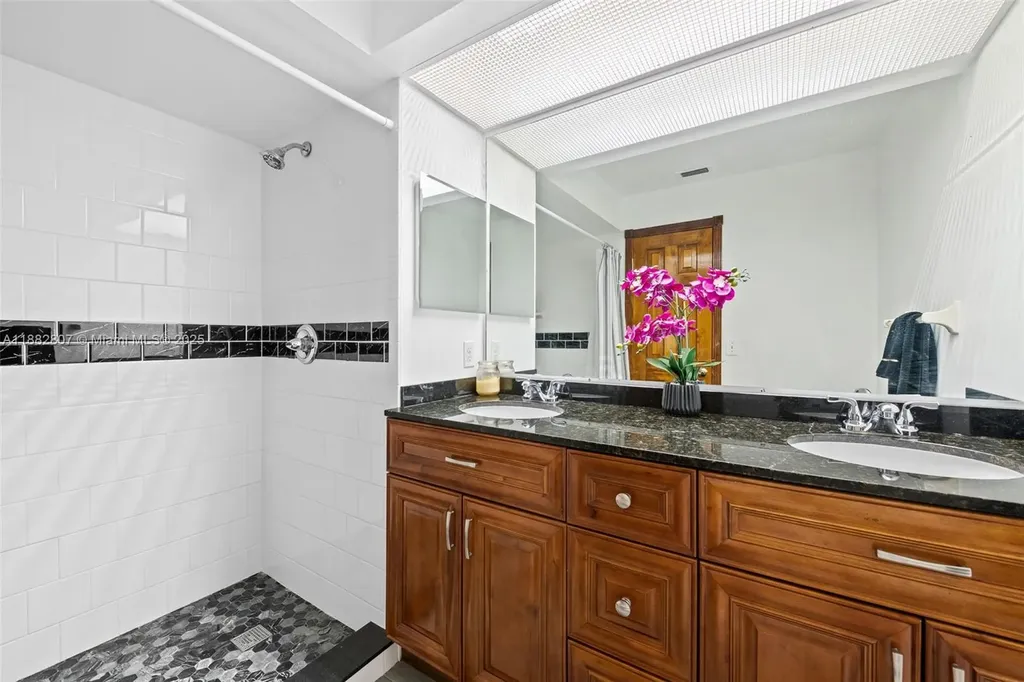 4242 NW 114th Terrace Coral Springs FL 33065