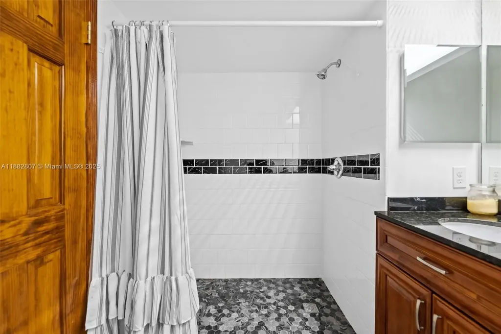 4242 NW 114th Terrace Coral Springs FL 33065