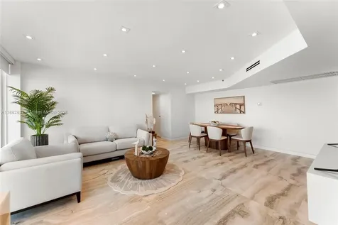 5900 Collins Avenue Miami Beach FL 33140