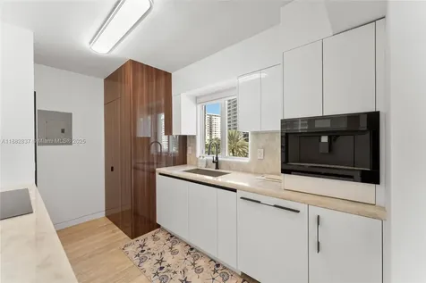 5900 Collins Avenue Miami Beach FL 33140