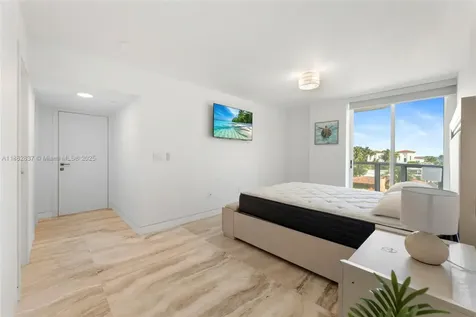5900 Collins Avenue Miami Beach FL 33140
