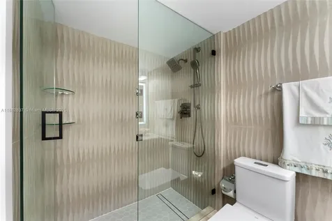 5900 Collins Avenue Miami Beach FL 33140